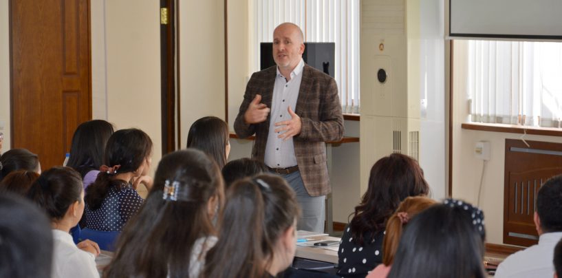 GRANT LEACH MADE A PRESENTATION ON MASTER’S AND DOCTORAL PROGRAMS OF THE UNIVERSITY OF WATERLOO, CANADA