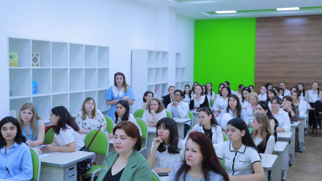 Specialist university. Мастер класс для студентов. Низомий номидаги педагогика университети расмлари.