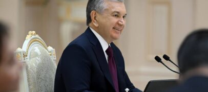 PREZIDENT SHAVKAT MIRZIYOYEV YOSHLAR BILAN MULOQOT QILDI