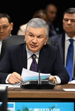 SHAVKAT MIRZIYOYEV TURKIY DAVLATLAR TASHKILOTINING NORASMIY SAMMITIDA QATOR MASALALARNI ILGARI SURDI