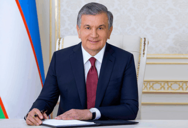 SHAVKAT MIRZIYOYEV OMMAVIY AXBOROT VOSITALARI XODIMLARINI TABRIKLADI