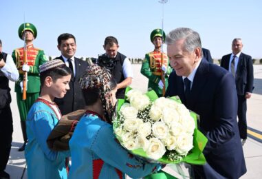 O‘ZBEKISTON RESPUBLIKASI PREZIDENTI SHAVKAT MIRZIYOEV AMALIY TASHRIF BILAN TURKMANISTONGA KELDI