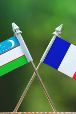 PREZIDENT O‘ZBEK-FRANSUZ UNIVERSITETINI TASHKIL ETISH BO‘YICHA QARORNI IMZOLADI