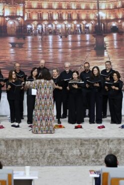 SAMARQADDAGI UNIVERSITETDA ISPAN MUSIQACHILARI KONSERT BERDI