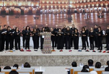 SAMARQADDAGI UNIVERSITETDA ISPAN MUSIQACHILARI KONSERT BERDI