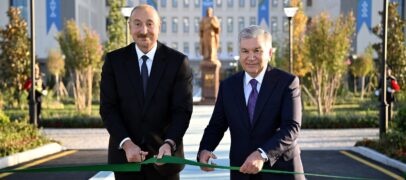 NIZOMIY GANJAVIY NOMIDAGI TA’LIM DARGOHI PREZIDENTLAR TOMONIDAN TANTANALI OCHILDI